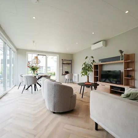 Dom wakacyjny Luxe 'bold' Nabij Bos En Veluwemeer - 4 Pers *